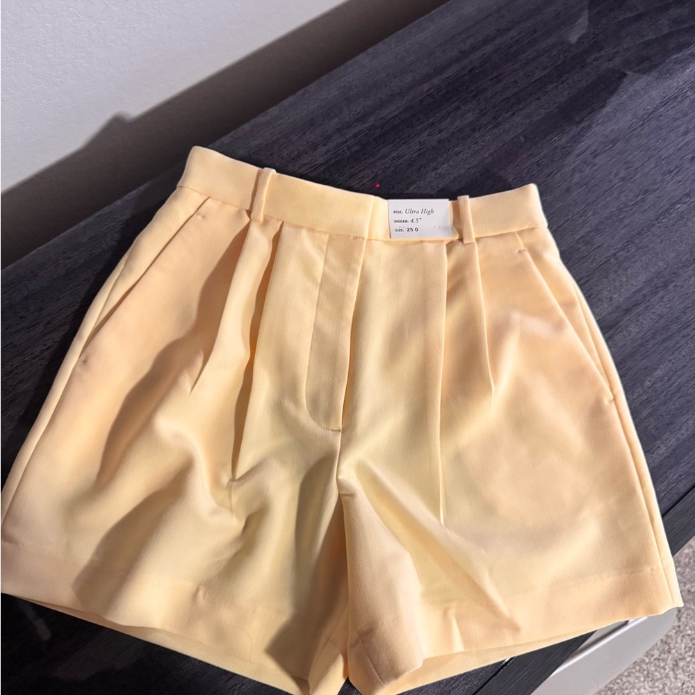 Abercrombie & Fitch High Waist Cream Shorts